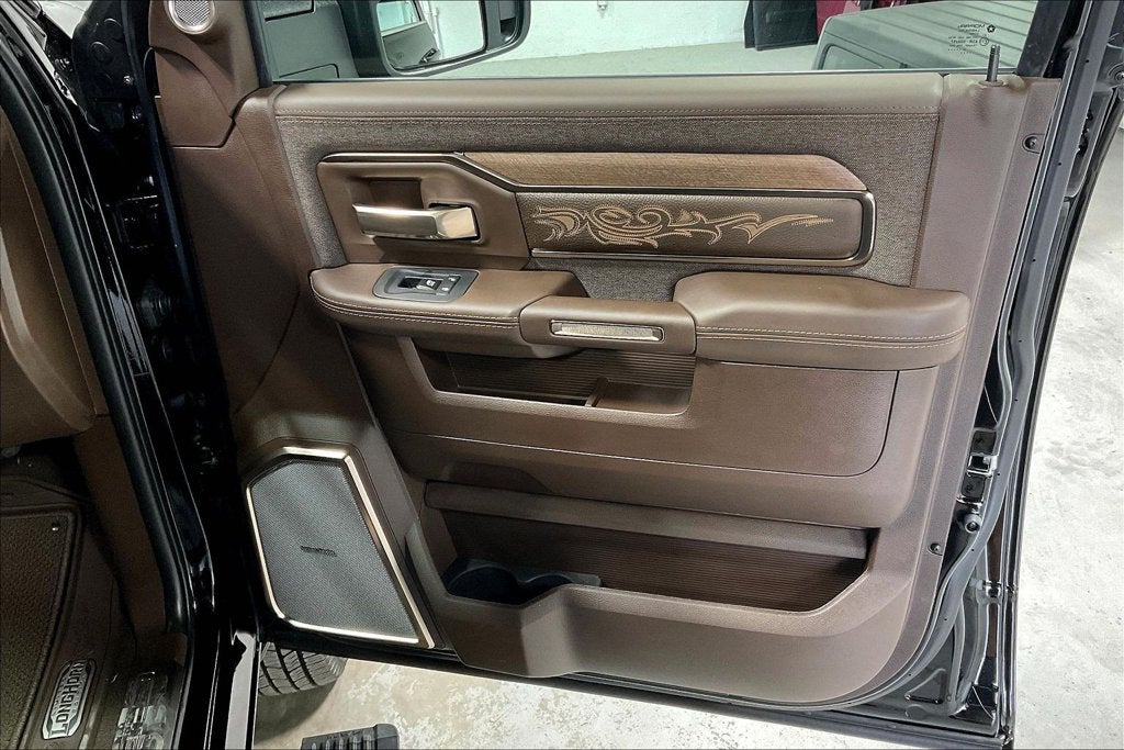 2027 RAM Ram 3500 RAM 3500 LIMITED LONGHORN MEGA CAB 4X4 6'4' BOX