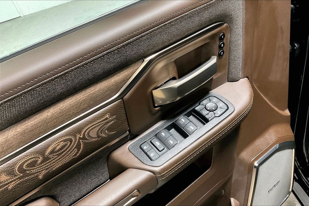2027 RAM Ram 3500 RAM 3500 LIMITED LONGHORN MEGA CAB 4X4 6'4' BOX