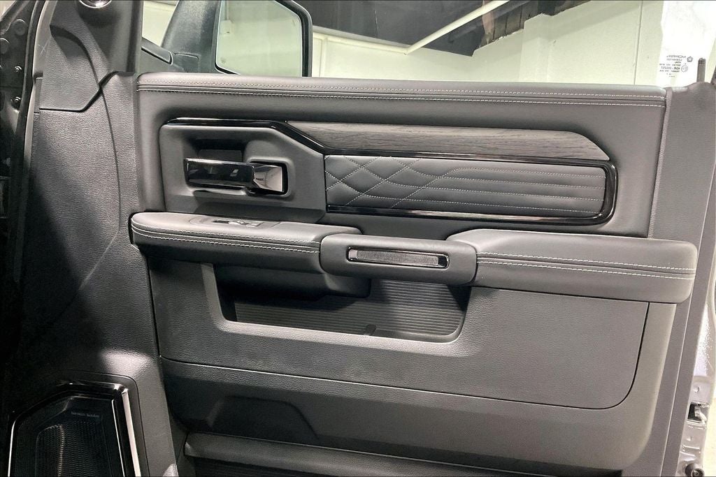 2026 RAM Ram 3500 RAM 3500 LIMITED MEGA CAB 4X4 6'4' BOX