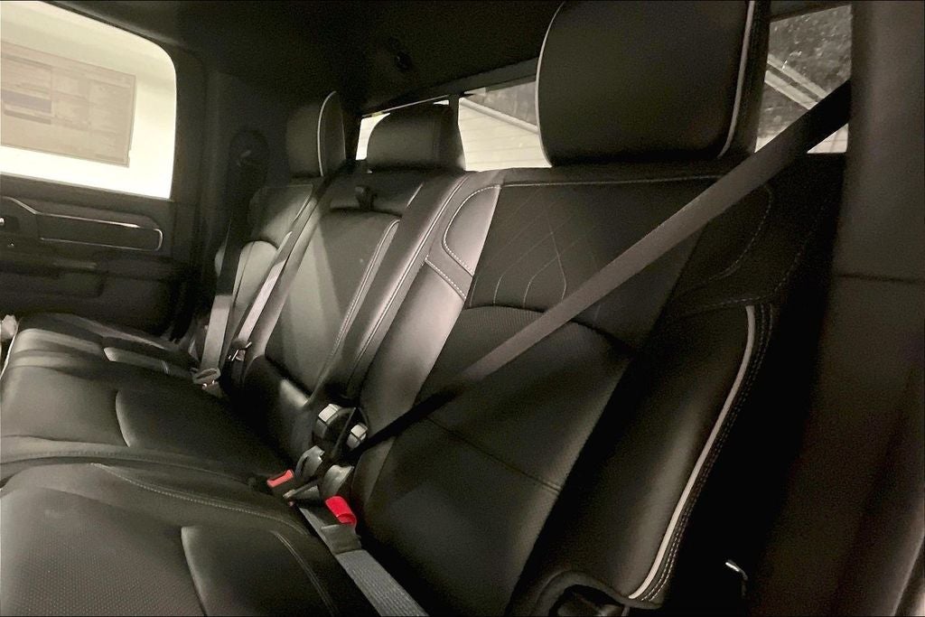 2027 RAM Ram 3500 RAM 3500 LIMITED MEGA CAB 4X4 6'4' BOX