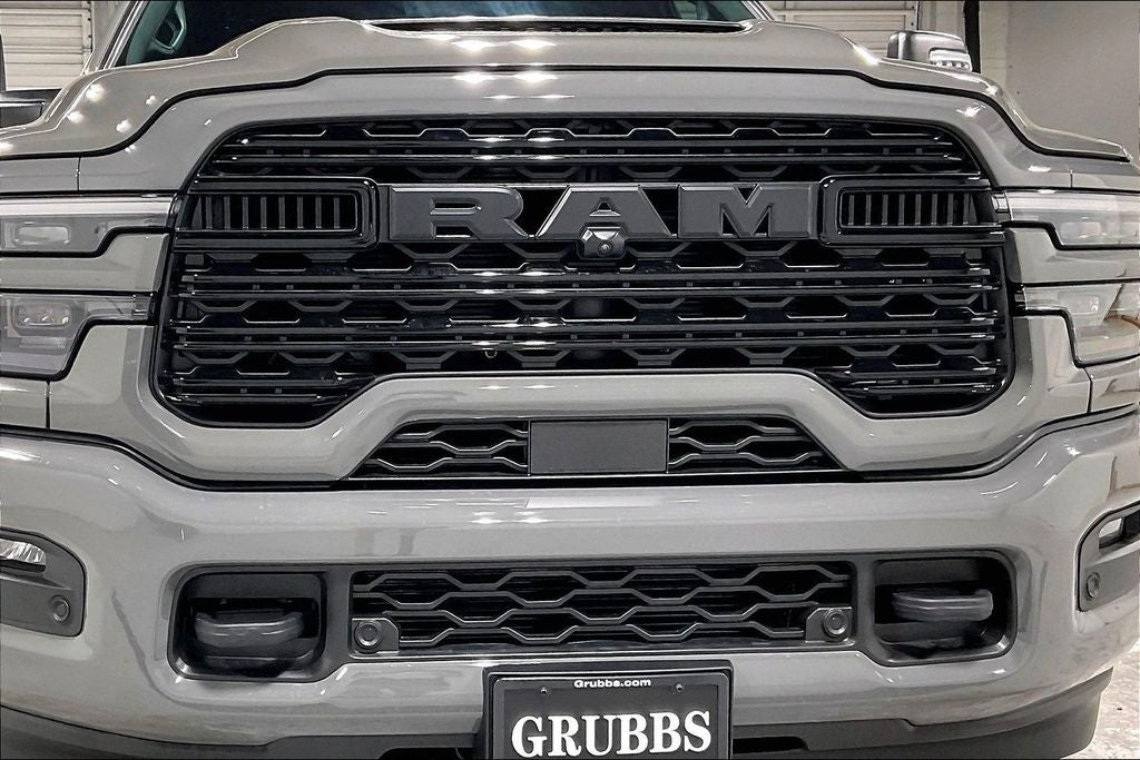 2027 RAM Ram 3500 RAM 3500 LIMITED MEGA CAB 4X4 6'4' BOX