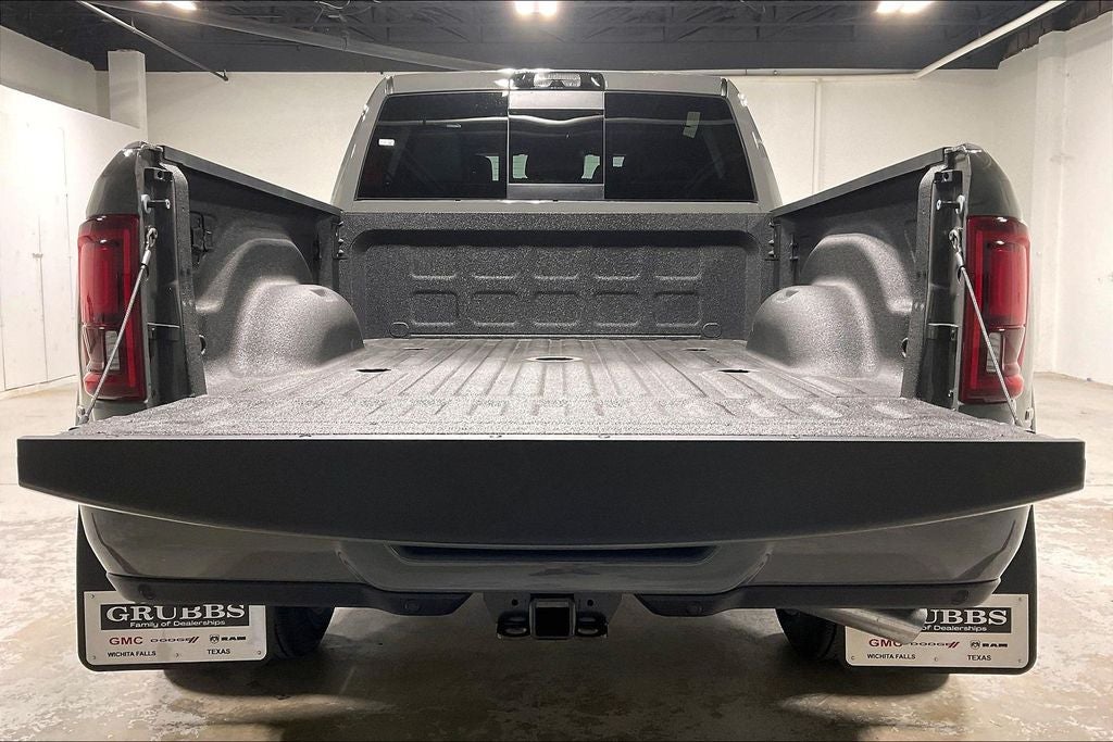 2027 RAM Ram 3500 RAM 3500 LIMITED MEGA CAB 4X4 6'4' BOX