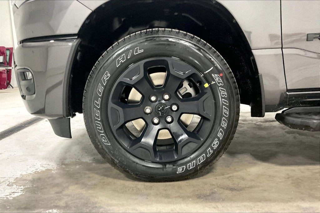 2027 RAM Ram 1500 RAM 1500 EXPRESS CREW CAB 4X4 5'7' BOX