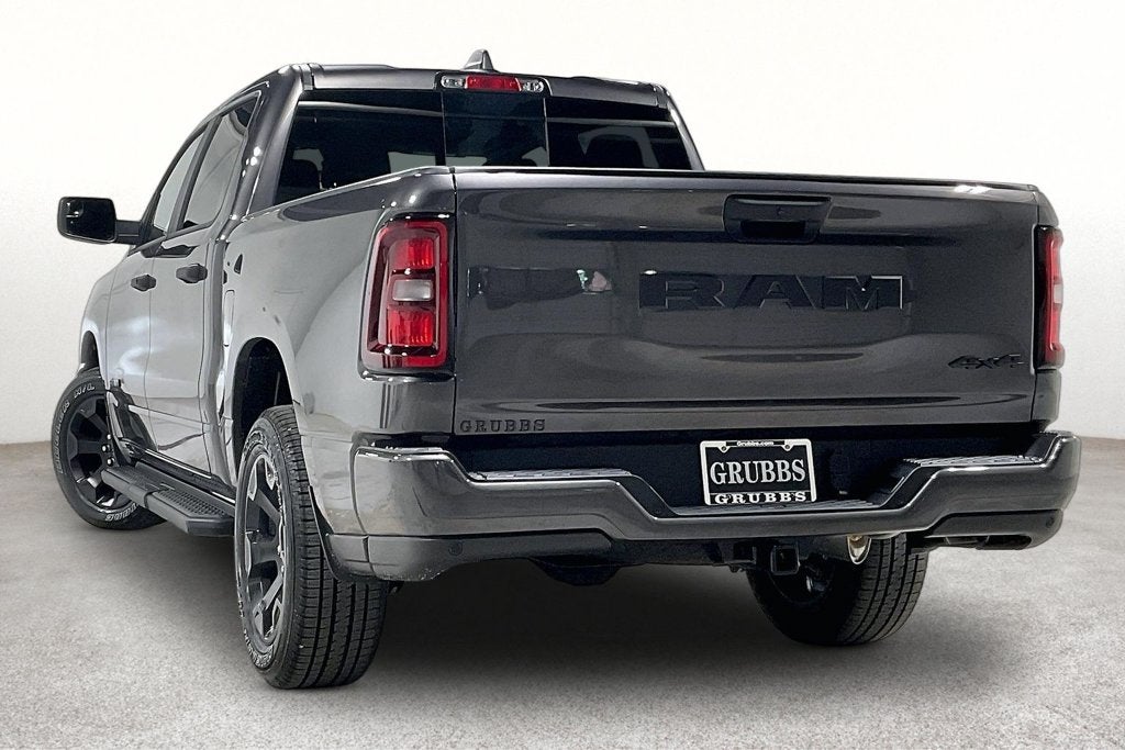 2027 RAM Ram 1500 RAM 1500 EXPRESS CREW CAB 4X4 5'7' BOX