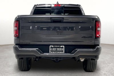 2027 RAM Ram 1500 RAM 1500 EXPRESS CREW CAB 4X4 5'7' BOX