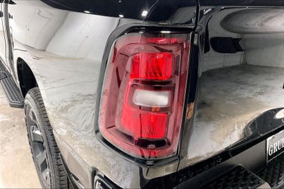 2027 RAM Ram 1500 RAM 1500 EXPRESS CREW CAB 4X4 5'7' BOX