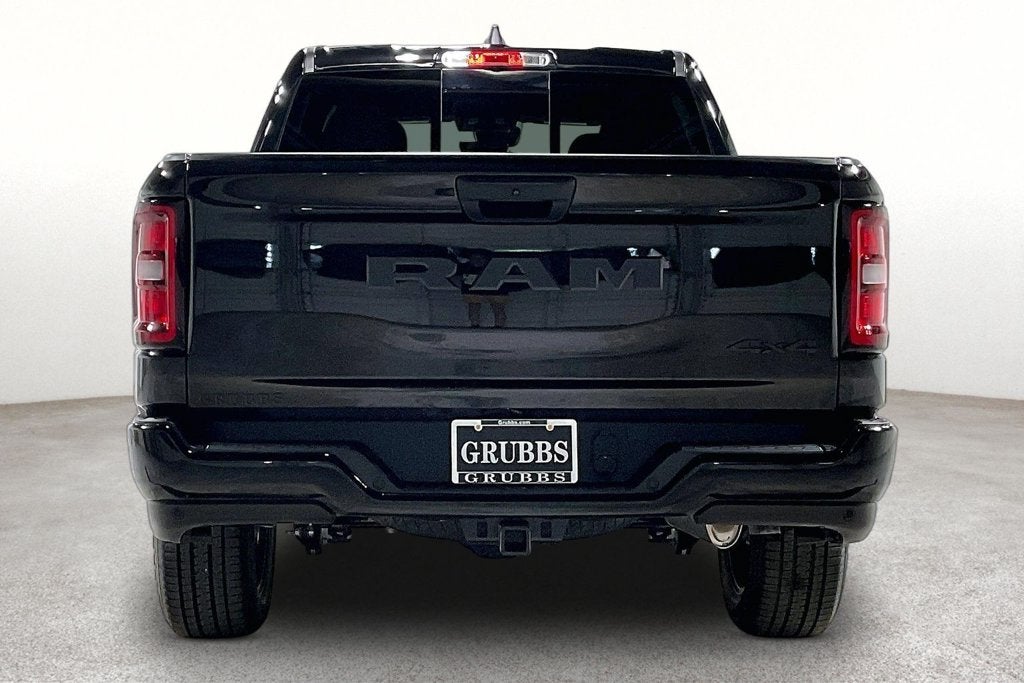 2027 RAM Ram 1500 RAM 1500 EXPRESS CREW CAB 4X4 5'7' BOX