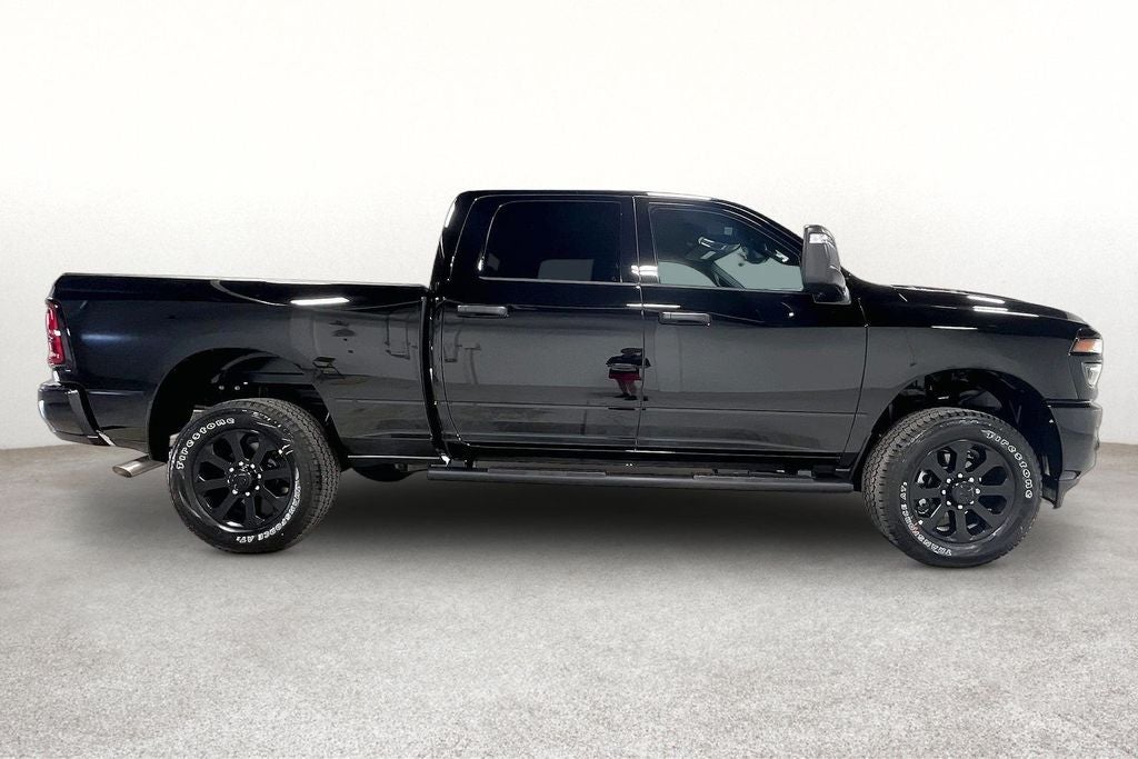 2026 RAM Ram 2500 RAM 2500 BLACK EXPRESS CREW CAB 4X4 6'4' BOX