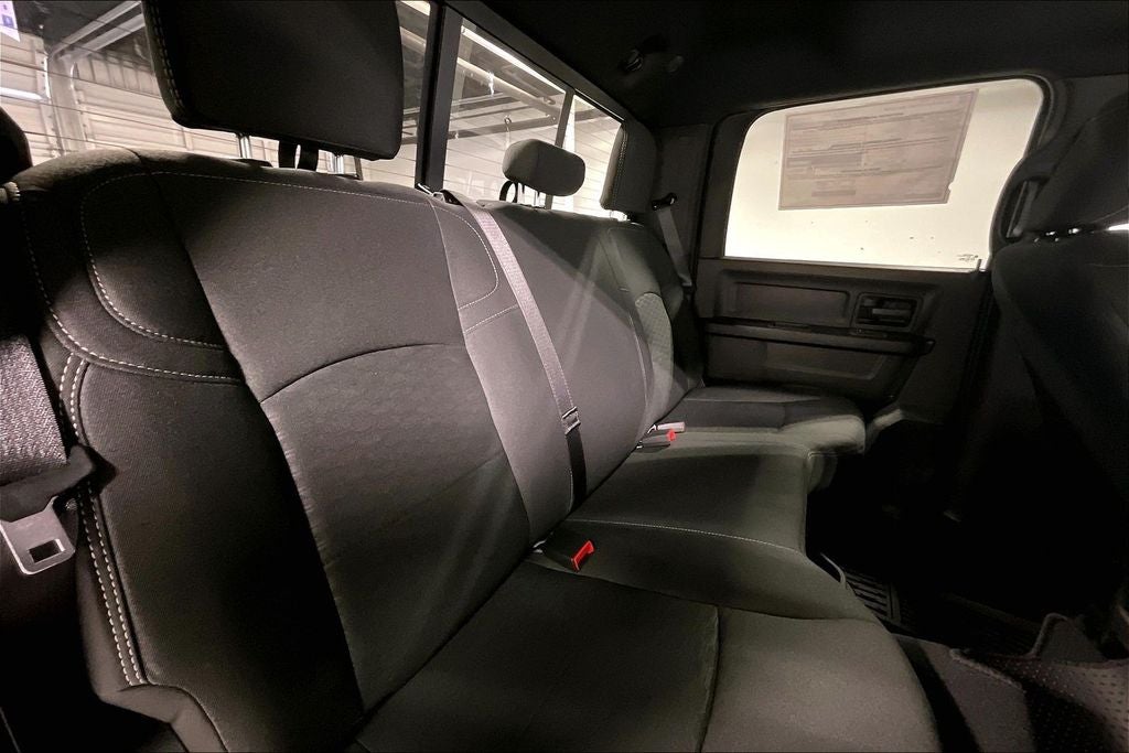 2026 RAM Ram 2500 RAM 2500 BLACK EXPRESS CREW CAB 4X4 6'4' BOX