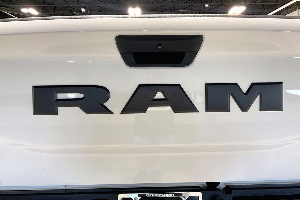 2026 RAM Ram 2500 RAM 2500 BLACK EXPRESS CREW CAB 4X4 6'4' BOX