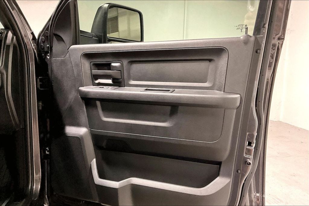 2026 RAM Ram 2500 RAM 2500 BLACK EXPRESS CREW CAB 4X4 6'4' BOX
