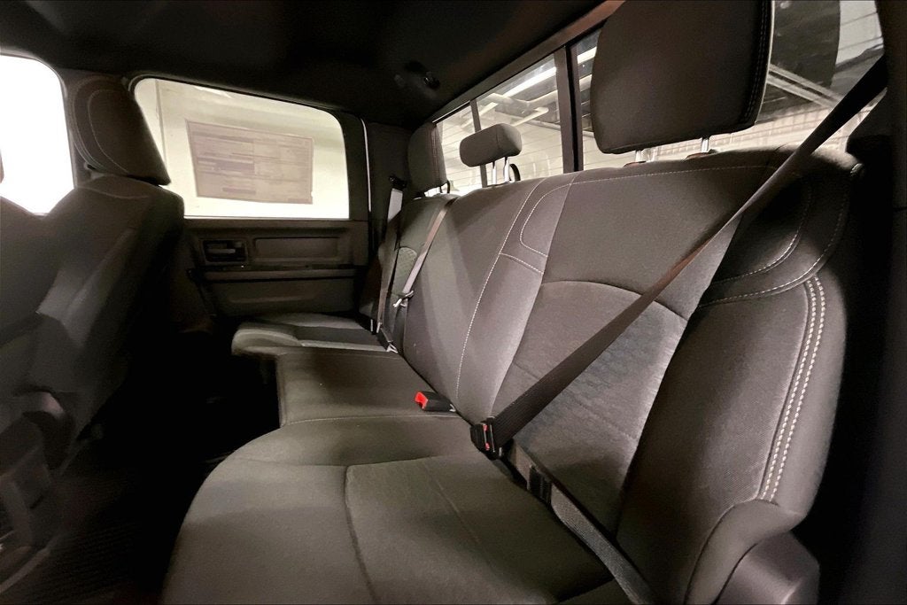 2026 RAM Ram 2500 RAM 2500 BLACK EXPRESS CREW CAB 4X4 6'4' BOX