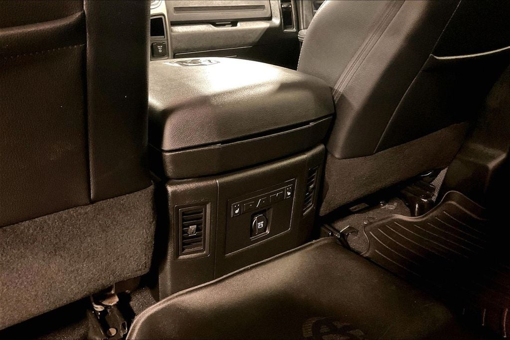 2018 RAM 2500 Laramie Crew Cab 4x4 6'4' Box