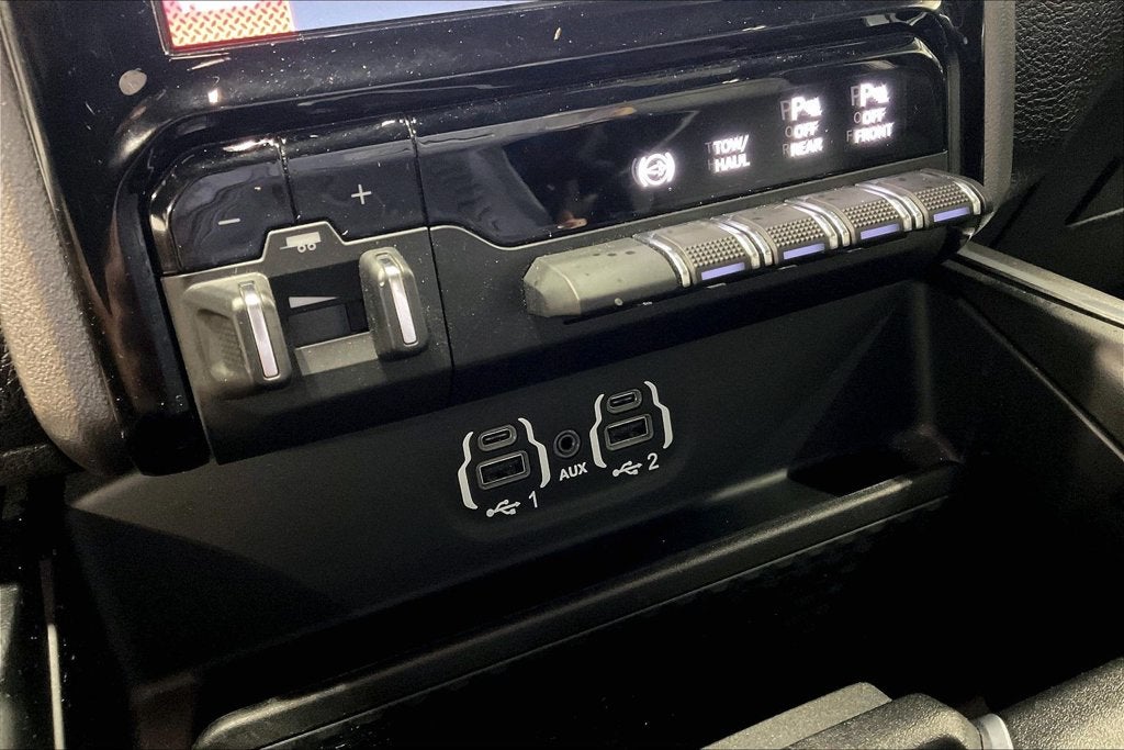 2024 RAM 2500 Laramie Crew Cab 4x4 6'4' Box