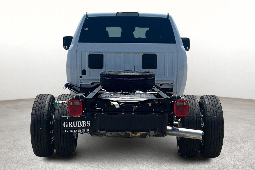 2025 RAM Ram 3500 Chassis Cab RAM 3500 TRADESMAN CREW CAB CHASSIS 4X4 60' CA