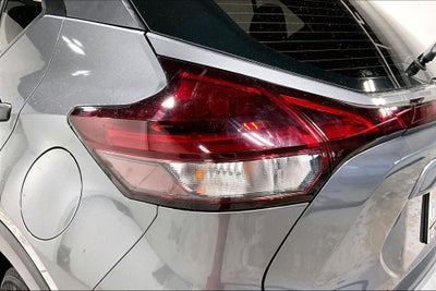 2024 Nissan Kicks S Xtronic CVT