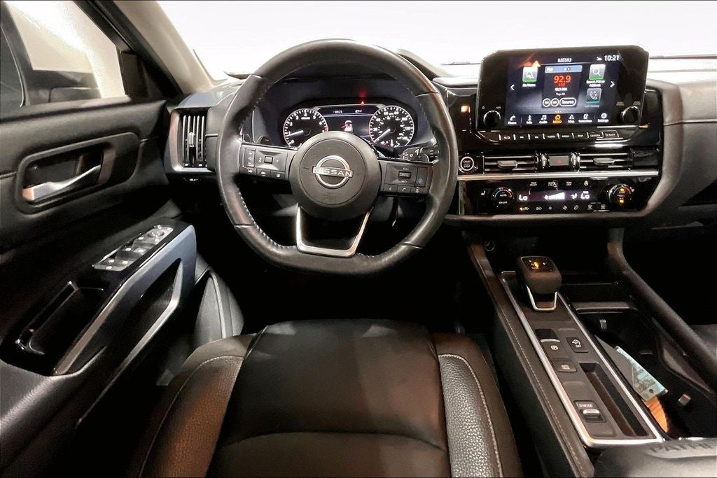 2022 Nissan Pathfinder SL