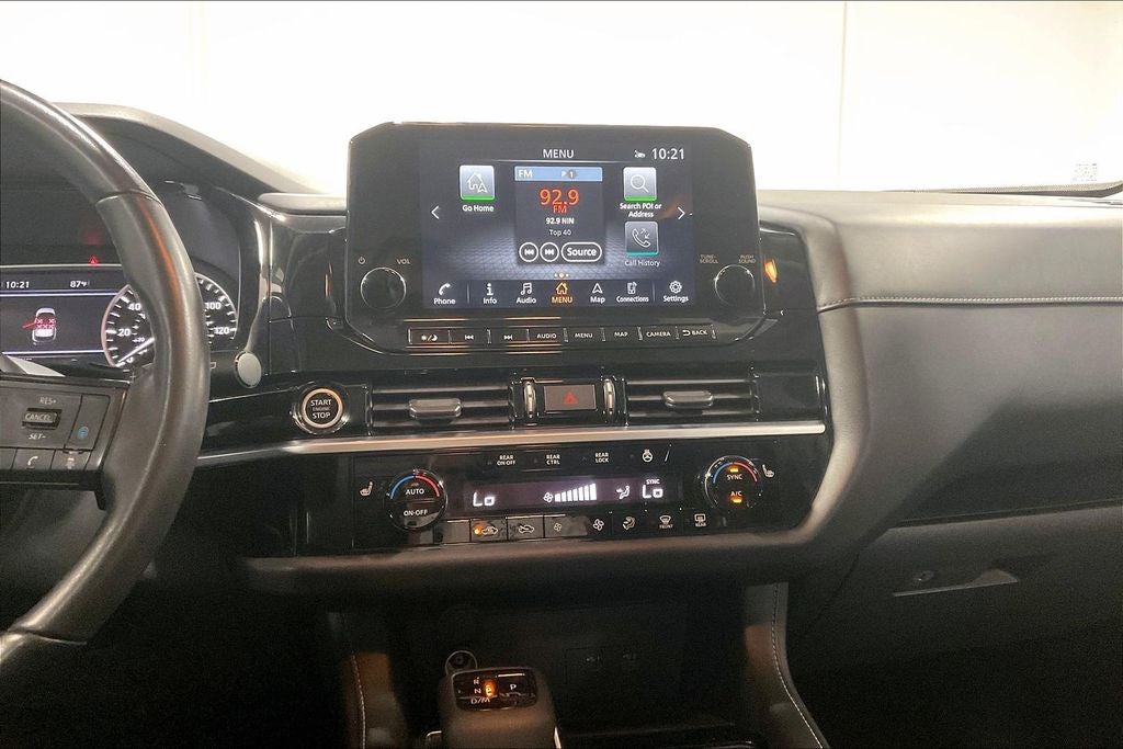 2022 Nissan Pathfinder SL