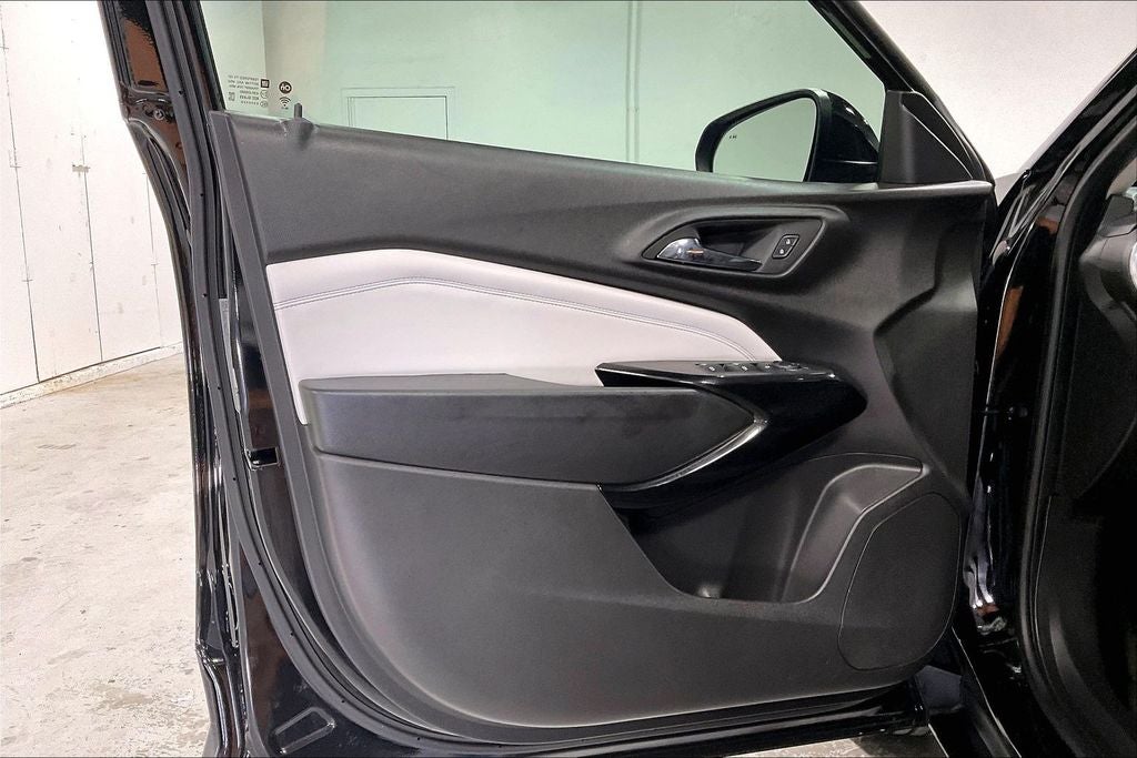 2024 Chevrolet Trax FWD LT