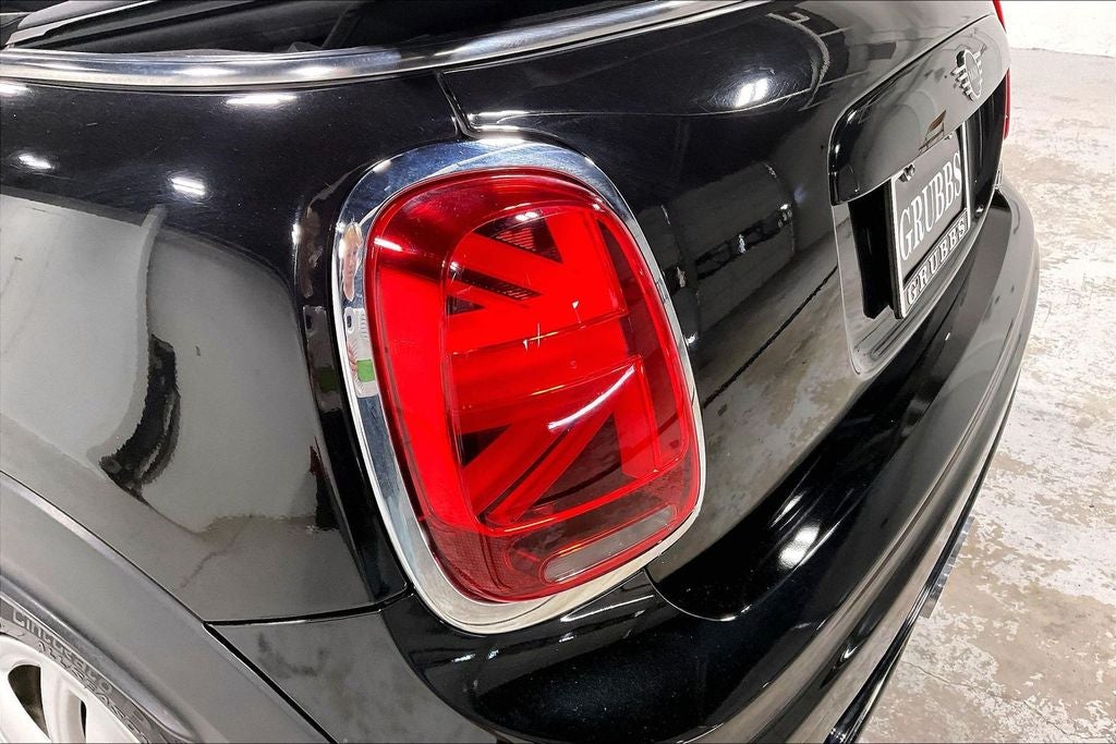 2021 MINI John Cooper Works Iconic