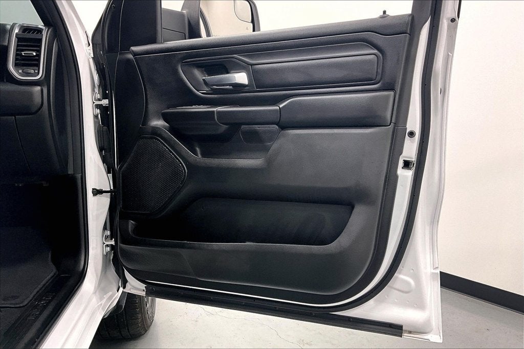 2025 RAM 1500 Tradesman Crew Cab 4x4 5'7" Box