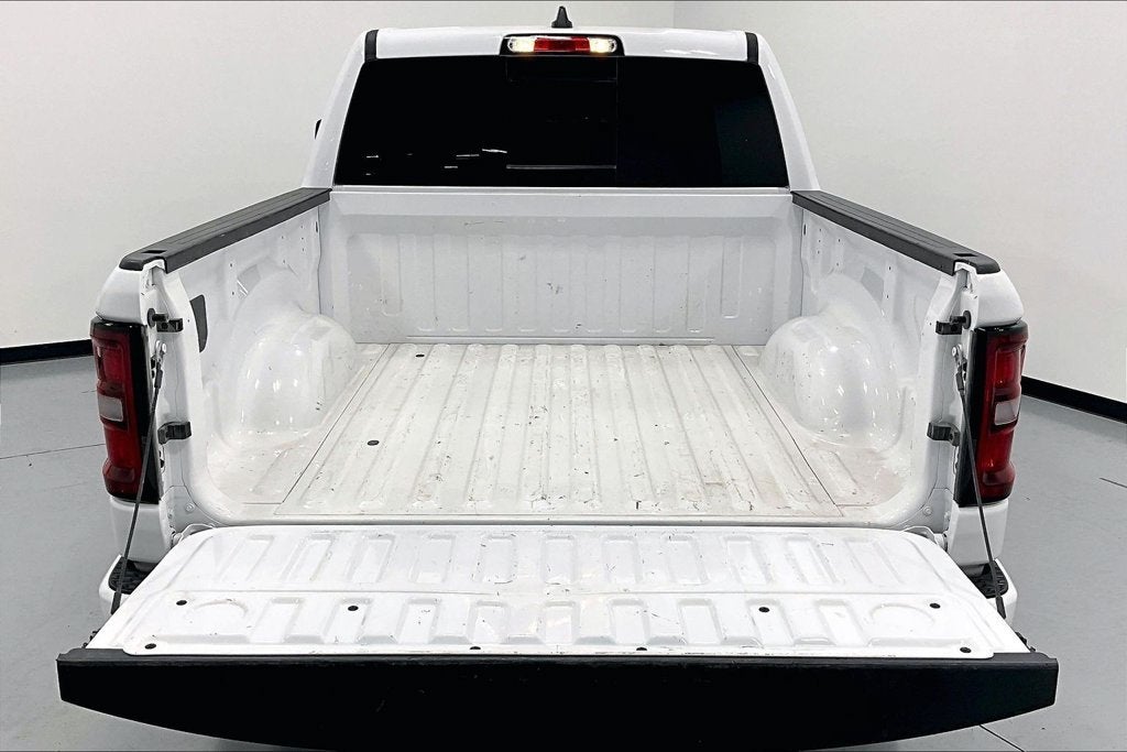 2025 RAM 1500 Tradesman Crew Cab 4x4 5'7" Box
