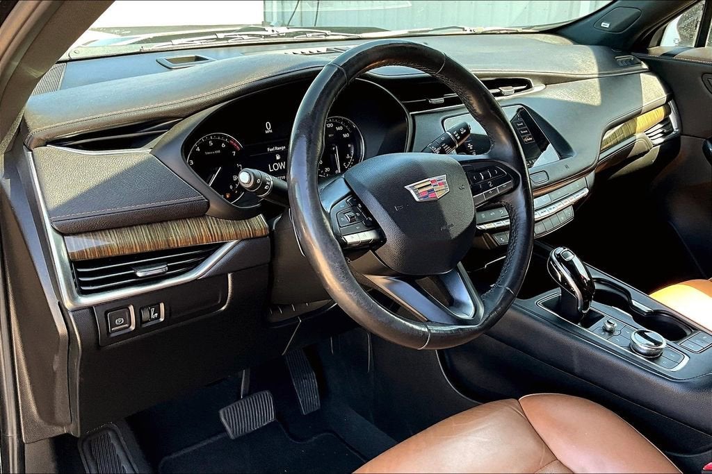 2021 Cadillac XT4 Premium Luxury