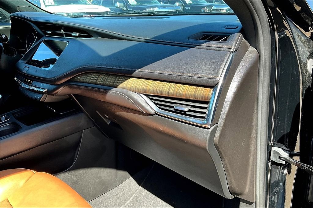 2021 Cadillac XT4 Premium Luxury