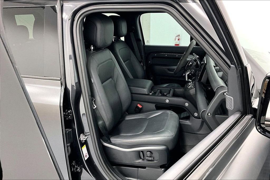 2024 Land Rover Defender Carpathian Edition