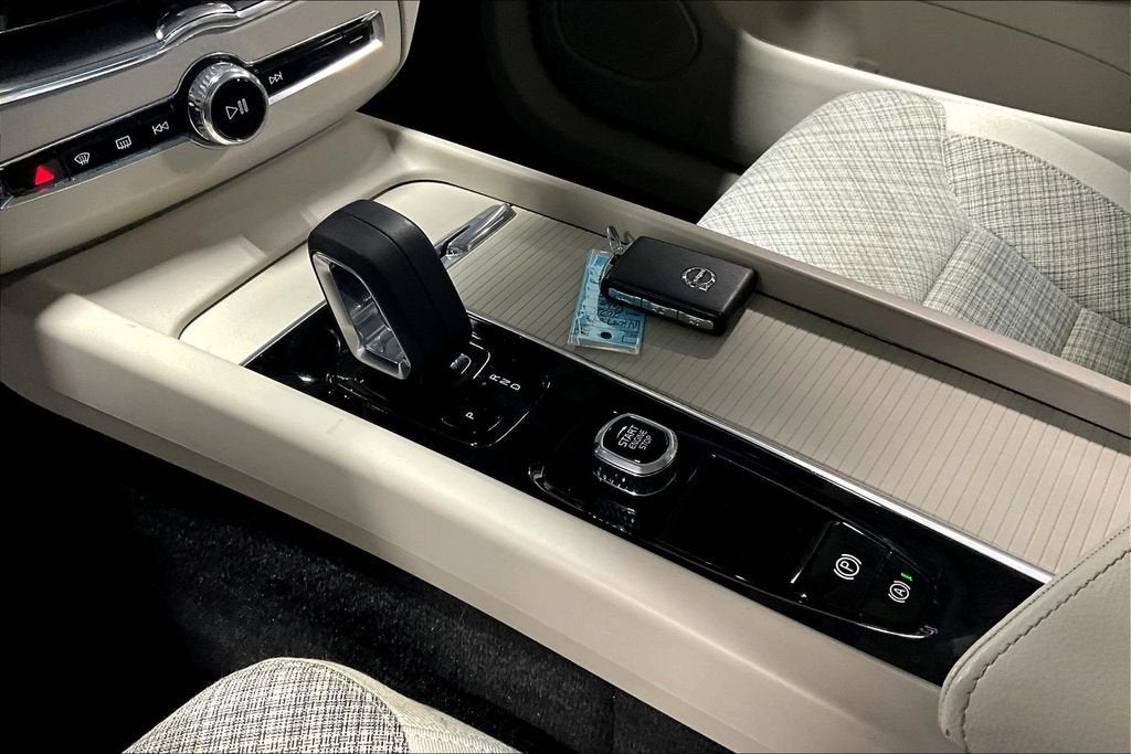 2022 Volvo XC60 Momentum