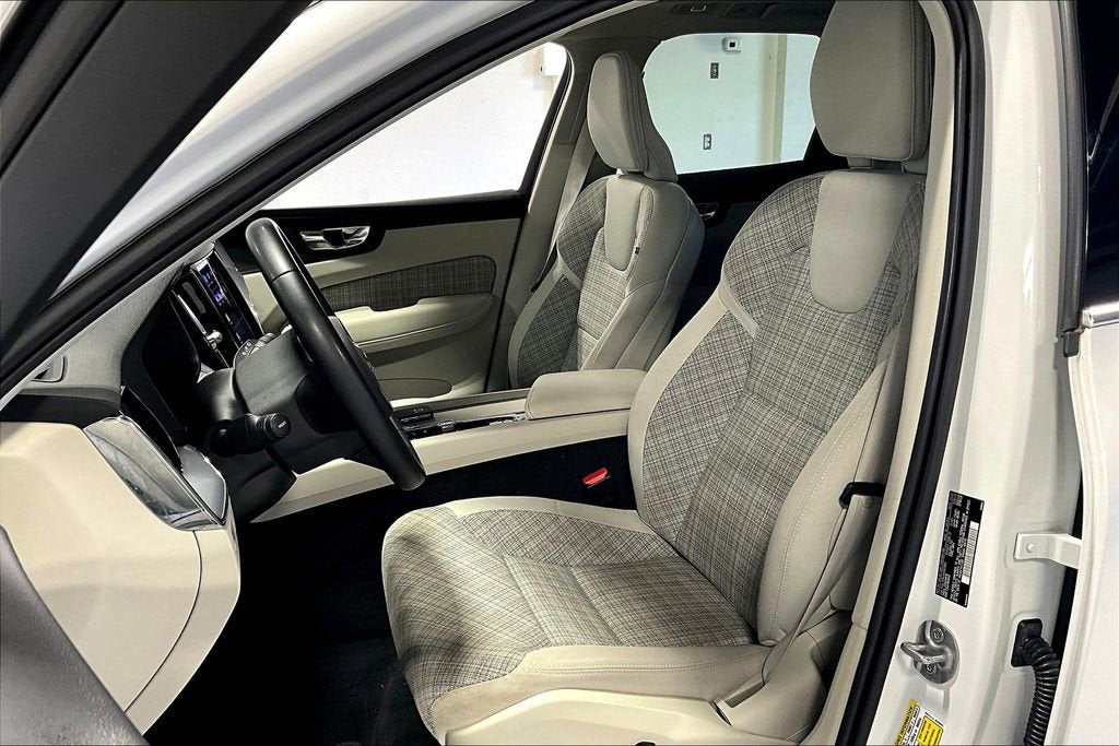 2022 Volvo XC60 Momentum