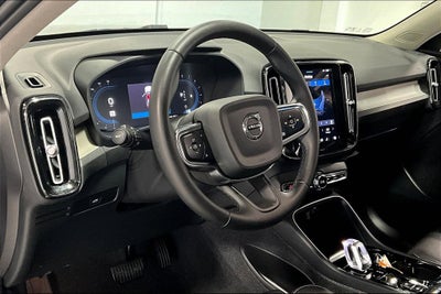 2024 Volvo XC40 B5 Plus Bright Theme