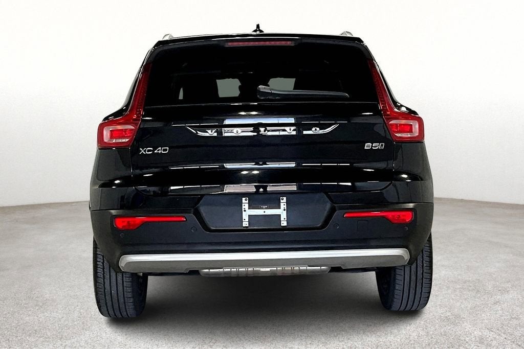 2024 Volvo XC40 B5 Plus Bright Theme